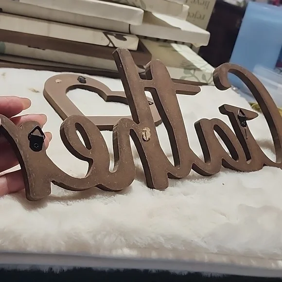 VINTAGE  WOODEN  WALL HANGINGS.  GATHER & HEART SHAPE. - Picture 5 of 5